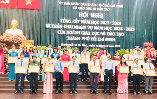 Trường THPT Hiệp Bình vinh dự nhận Bằng khen của Chủ tịch Ủy ban nhân dân Thành phố Hồ Chí Minh với danh hiệu Tập thể lao động xuất sắc năm học 2023-2024