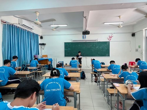 Tổ chức thi thử IELTS - IELTS MOCK TEST