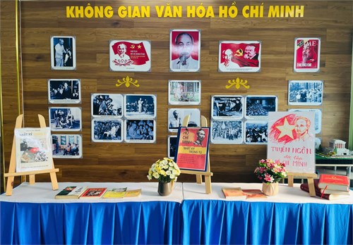 Kế hoạch tham quan và học tập trải nghiệm môn Ngữ Văn tại Bảo tàng Hồ Chí Minh với chủ đề  Theo dấu chân Người  .Năm học 2024 - 2025