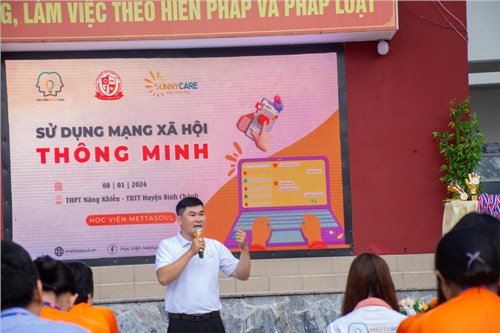 Sinh hoạt dưới cờ tuần - Khai mạc Hội khỏe Phù Đổng cấp trường - Chuyên đề  Sử dụng mạng xã hội thông minh 
