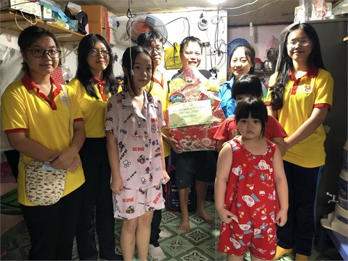 Chương trình: xuân sẻ chia - xuân ấm áp đến với người dân