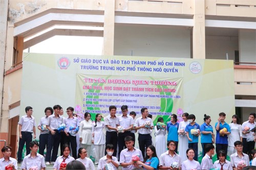 Hội thu heo đất năm học 2023-2024