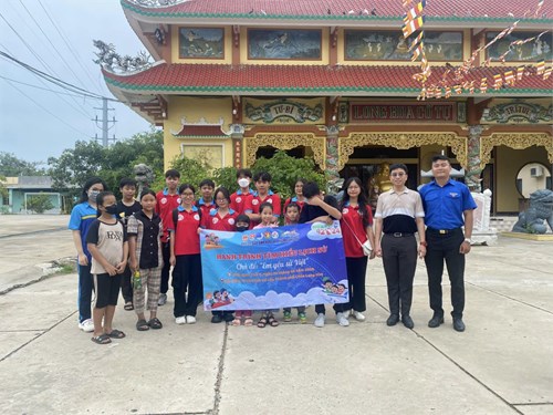Hành trình  em yêu sử việt  cùng chiến sĩ hoa phượng đỏ trường thpt ngô quyền