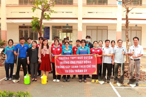 Đảng bộ trường thpt ngô quyền  tổ chức trồng cây xanh trong khuôn viên trường.