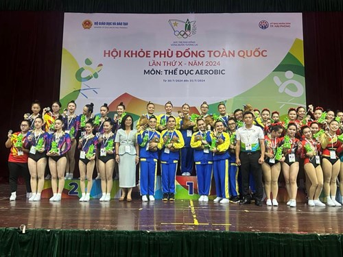 Hiệu trưởng trường thpt ngô quyền  tuyên dương học sinh đạt thành tích cao tại hội khỏe phù đổng toàn quốc năm 2024