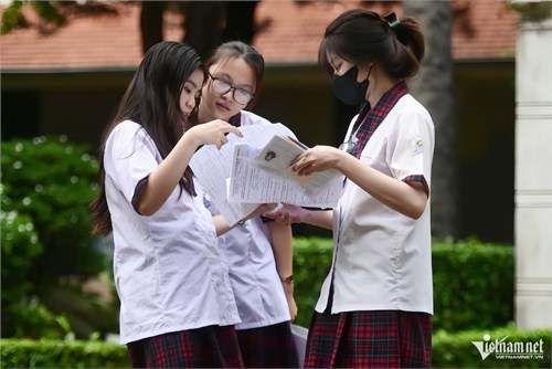 Giám đốc Sở GD-ĐT TPHCM: Bài thi của 22 học sinh tốt nghiệp bị giám thị ký nhầm