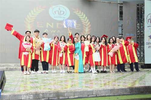 Lộ diện 12 chủ nhân Endee Award - giải thưởng độc lạ của Trường THPT Nguyễn Du