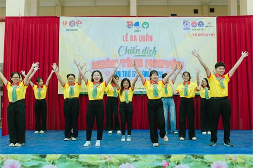 Lễ ra quân Chiến dịch Xuân tình nguyện lần thứ 17 Quận 11 - năm 2025 diễn ra tại trường THPT Nguyễn Hiền