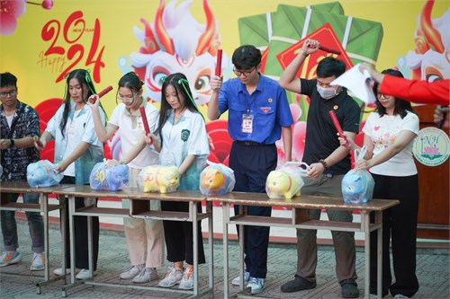 Rộn ràng sắc xuân THPT Nguyễn Hiền – HỘI XUÂN GIÁP THÌN 2024
