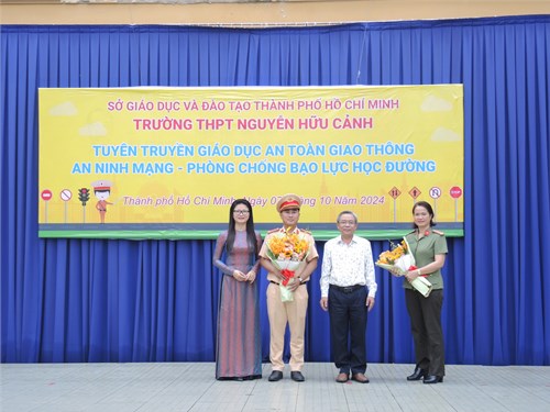 Trường THPT Nguyễn Hữu Cảnh tổ chức Chuyên đề:  Tuyên truyền ATGT - An ninh mạng - Phòng chống bạo lực học đường 