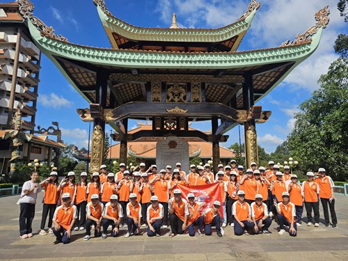 Hành trình về Địa chỉ đỏ lớp 10A3 năm học 2024-2025