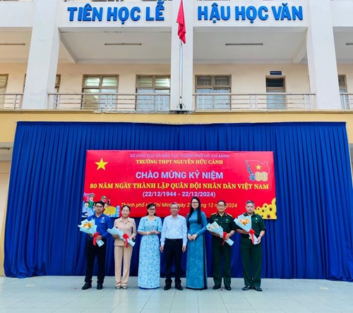 Trường thpt nguyễn hữu cảnh tổ chức kỷ niệm 80 năm ngày thành lập quân đội nhân dân việt nam (22/12/1944 - 22/12/2024)