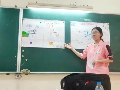 Câu lạc bộ văn học - tổ ngữ văn tổ chức sinh hoạt chủ đề:   giá trị văn hóa của văn học 