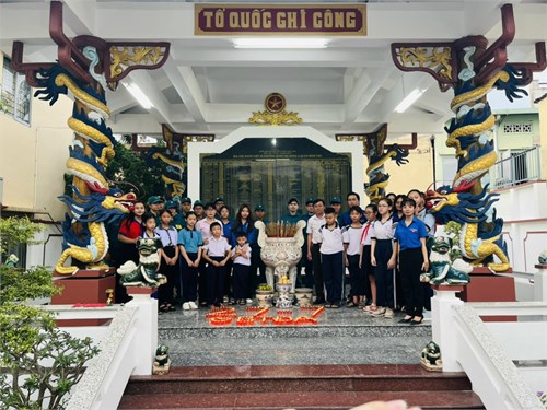 Lễ thắp nến tri ân các anh hùng liệt sĩ