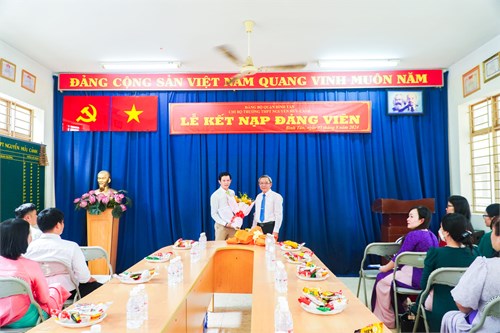 Lễ kết nạp đảng viên mới - tháng 9 năm 2024!