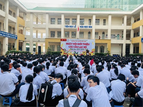 Ngày hội giới thiệu các câu lạc bộ năm học 2024-2025