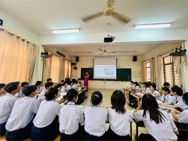 Tổ giáo dục kinh tế và pháp luật hoạt động nghiên cứu bài học cho học sinh khối 11 học kỳ i năm học 2024-2025

chủ đề 6: văn hóa tiêu dùng

bài 8. văn hóa tiêu dùng
​
