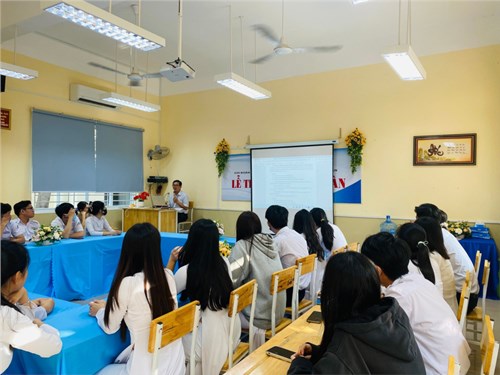 Hoạt động giới thiệu Kỳ thi Đánh giá năng lực Đại học Quốc gia thành phố Hồ Chí Minh năm 2024