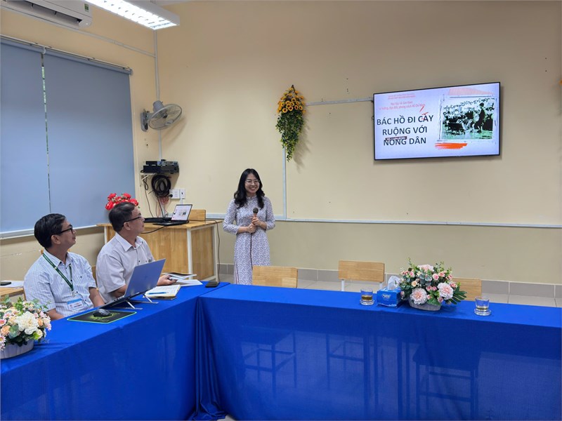 Kể chuyện về Bác tháng 10/2024 - Câu chuyện “BÁC HỒ ĐI CÀY RUỘNG VỚI NÔNG DÂN”