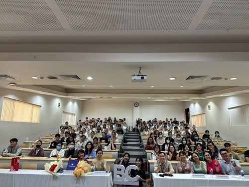 Hoạt động trải nghiệm Tổ Hóa học:  Tham gia Hội thảo  Biochemistry seminar  tại Trường Đại học Quốc tế - Đại học Quốc gia thành phố Hồ Chí Minh