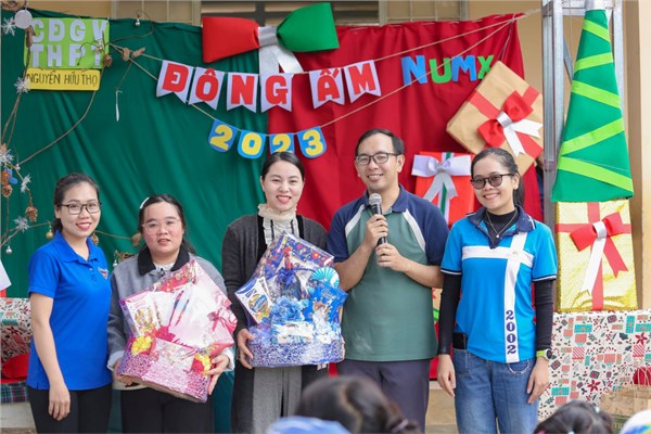 “Chương trình ĐÔNG ẤM CHO EM 2023 đã kết thúc, nhưng yêu thương thì còn mãi”