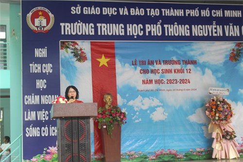 Trường THPT Nguyễn Văn Cừ tổ chức Lễ tri ân và trưởng thành cho học sinh khối 12 năm học 2023-2024