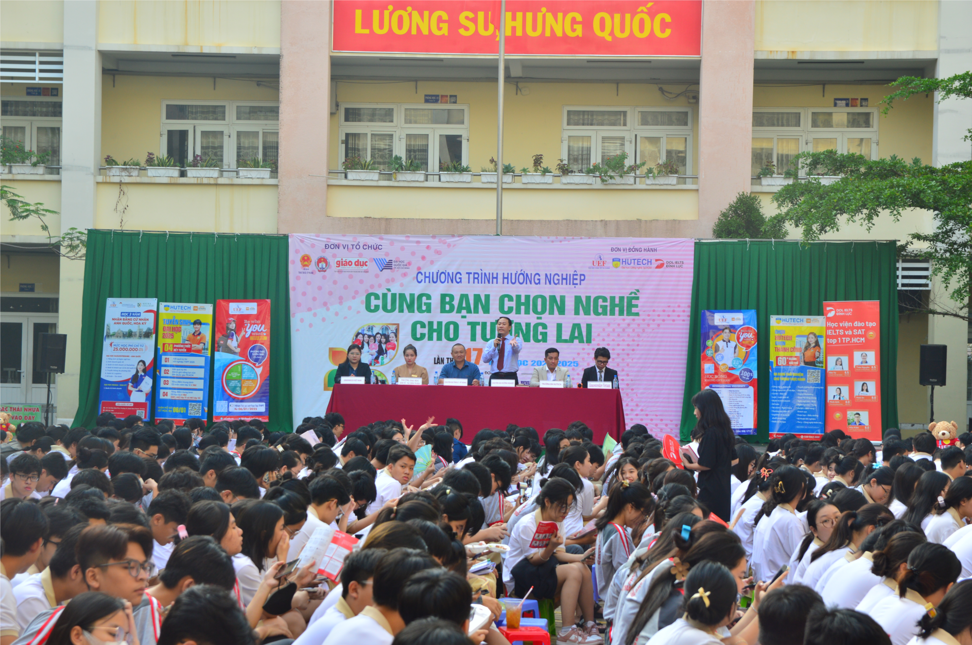 Ngoại khóa Chương trình hướng nghiệp, cùng baj chọn nghề cho tương lai năm học 2024 - 2025