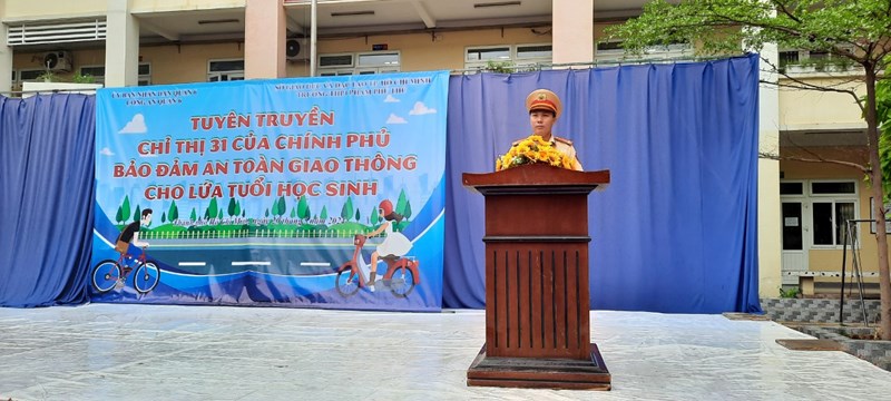 Tuyên truyền chỉ thị 31 của chính phủ bảo đảm an toàn giao thông cho lứa tuổi học sinh