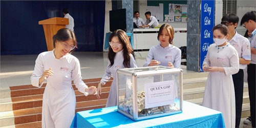 Tiếng hát Người Lao Động gây quỹ ủng hộ  Vì Biển đảo quê hương_ Vì tuyến đầu Tổ quốc 