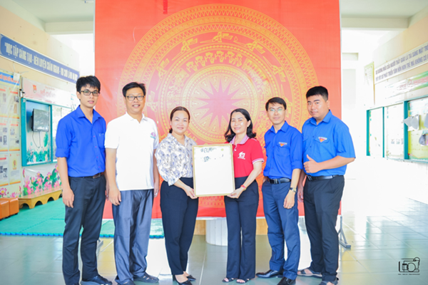 Vì Người Bạn Ngoại Thành