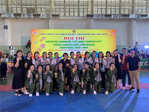 Hội thi nhảy flashmob “Vũ điệu tháng tư”