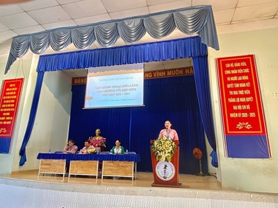 Gặp gỡ và đối thoại giữa lãnh đạo nhà trường với học sinh lần thứ 2 trong năm học 2023 – 2024.