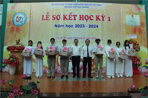 Lễ Sơ kết học kỳ I năm học 2023 - 2024