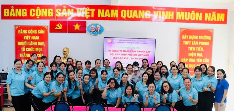 Tổng kết tổ chức hoạt động kỷ niệm 94 năm ngày thành lập Hội liên hiệp phụ nữ Việt Nam (20/10/1930 – 20/10/2024) tại CĐCS trường THPT Tân Phong