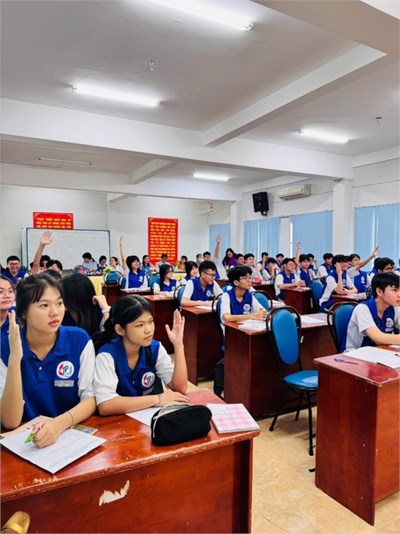 Tổ Ngữ văn trường THPT Tân Phong tổ chức  Hoạt động hội giảng và báo cáo chuyên đề tiếng Việt 