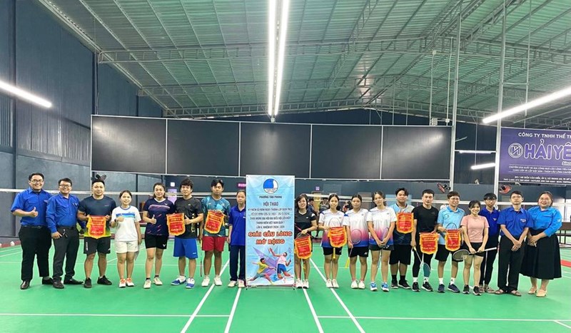 CLB Cầu lông Trường THPT Tân Phong tham gia giải cầu lông mở rộng chào mừng ngày thành lập Đoàn TNCS Hồ Chí Minh 26/03
