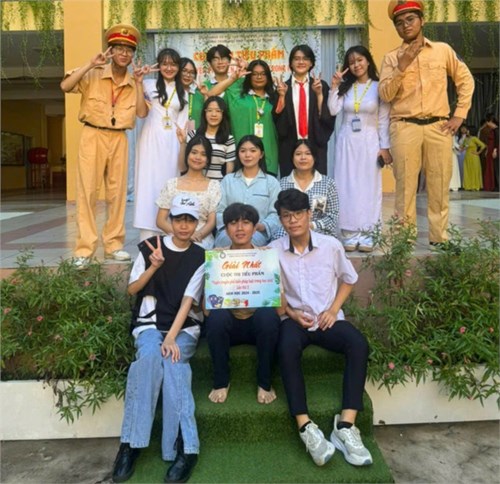Teen Trường THPT Tây Thạnh đoạt giải tuyên truyền pháp luật nhờ tiểu phẩm lấy cảm hứng từ phim Nhà bà Nữ