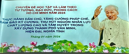 Chi bộ Trường THPT Tây Thạnh tổ chức bồi dưỡng, tập huấn chính trị hè cho cán bộ quản lý, giáo viên, nhân viên năm học 2024-2025
