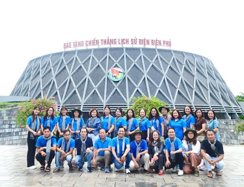 Chi bộ Trường THPT Tây Thạnh và hành trình về nguồn tại vùng đất Điện Biên huyền thoại