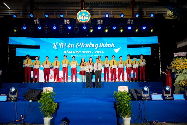 Tuyên dương  học sinh 3 tốt  năm học 2023 - 2024 cấp trường