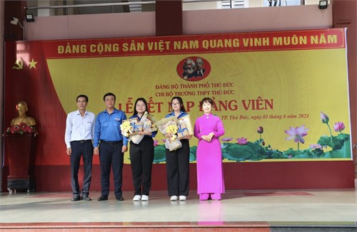 Lễ Kết nạp Đảng viên mới
