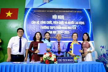 Hội nghị cán bộ, công chức, viên chức và người lao động trường thpt trần khai nguyên năm học 2024 - 2025