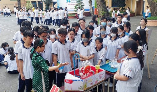 Ngoại khóa – tiết học ngoài lớp học: vật lí với giáo dục về bảo vệ môi trường - từ tư duy đến hành động