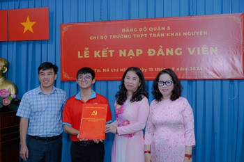 Lễ kết nạp đảng viên mới