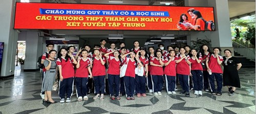 Tham quan học tập tại trường Đại học FPT