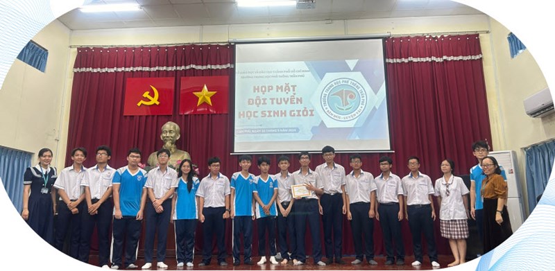 Họp mặt đội tuyển học sinh giỏi năm học 2024 - 2025