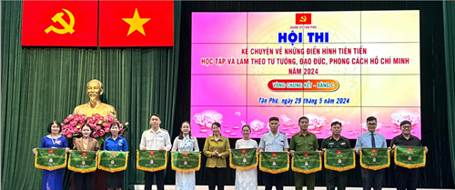 Tuyên dương, chúc mừng thầy cô đạt giải III (bảng C) Hội thi  Kể chuyện về những điển hình tiên tiến học tập và làm theo tư tưởng, phong cách, đạo đức Hồ Chí Minh năm 2024 