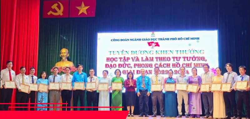 Tuyên dương và chúc mừng Công đoàn nhà trường và giáo viên được khen thưởng trong Hội nghị Sơ kết 3 năm thực hiện kết luận số 01-KL/TW ngày 18/5/2024 của Bộ Chính trị và Tổng kết hoạt độngtháng công nhân lần thứ 16