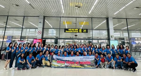 Sinh hoạt chuyên đề quý 1- năm 2024 kết hợp chương trình về nguồn năm 2024