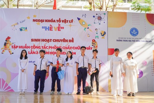Ngoại khoá tổ Vật lý  Hè về  - Tập huấn Phòng cháy chữa cháy